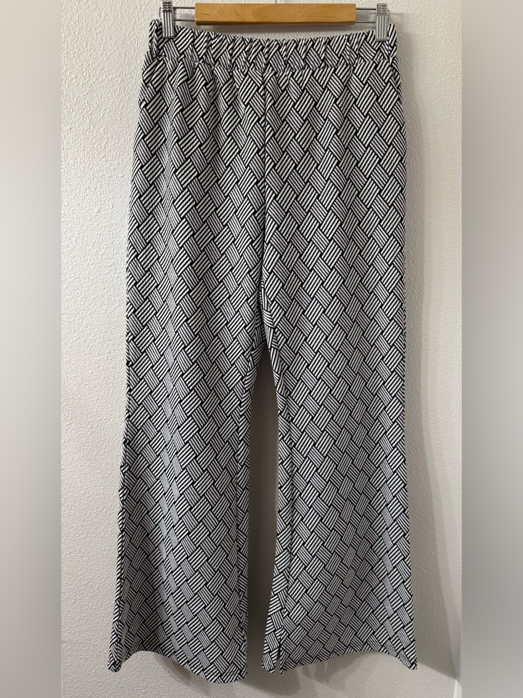 See & Be Seen Geometric Flare Leg Pants | Pull-On Pants With Pockets | Size Lg